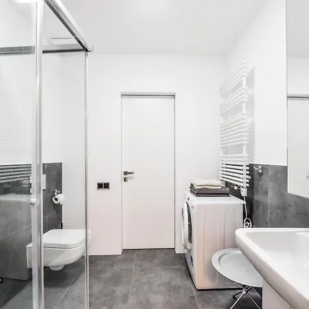 Modern With Portable Ac And Cozy Terrace Apartment Prague
