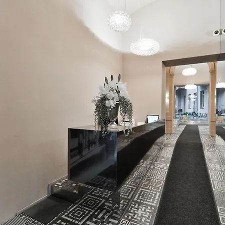 Apartment Modern With Portable Ac And Cozy Terrace Prague