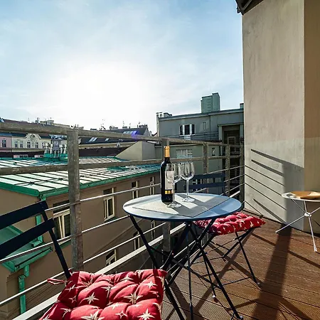 Modern With Portable Ac And Cozy Terrace *