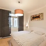 Apartamento Modern With Portable Ac And Cozy Terrace Praga
