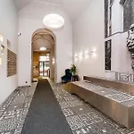 Apartamento Modern With Portable Ac And Cozy Terrace Praga