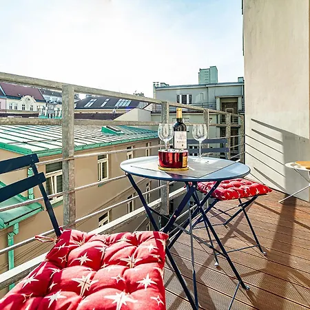 Appartement Modern With Portable Ac And Cozy Terrace