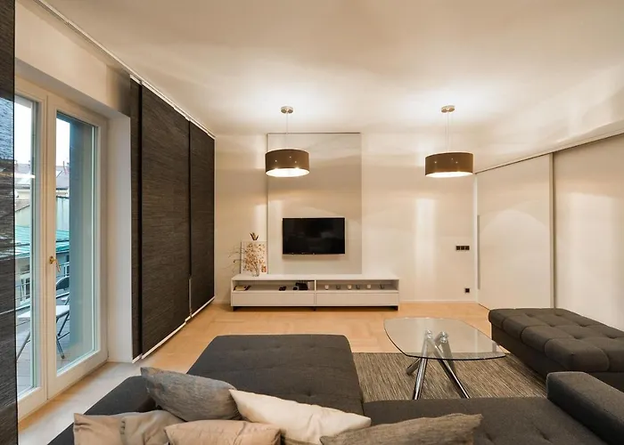 Modern With Portable Ac And Cozy Terrace *