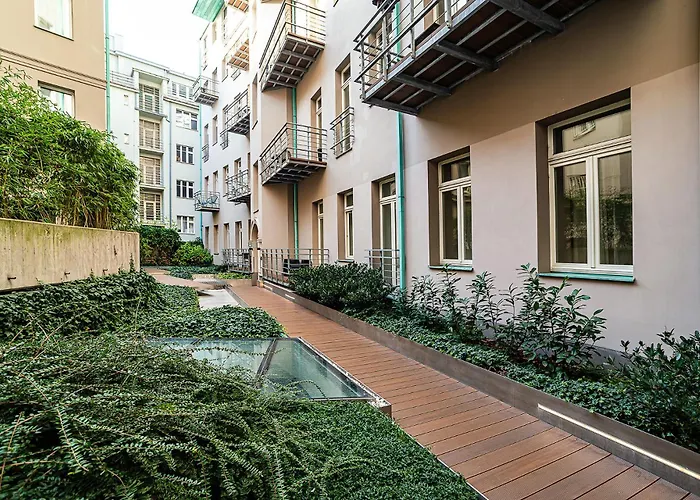Appartement Modern With Portable Ac And Cozy Terrace