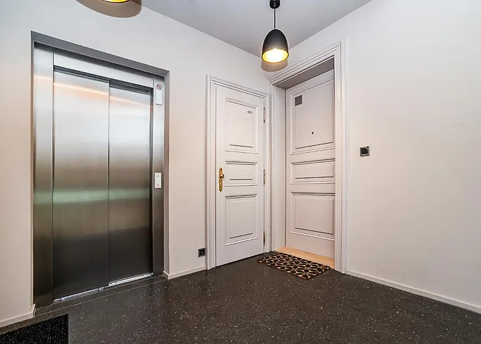 Modern With Portable Ac And Cozy Terrace Appartement *