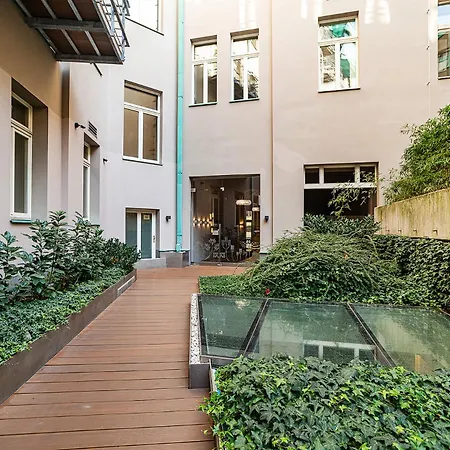 Modern With Portable Ac And Cozy Terrace Apartman