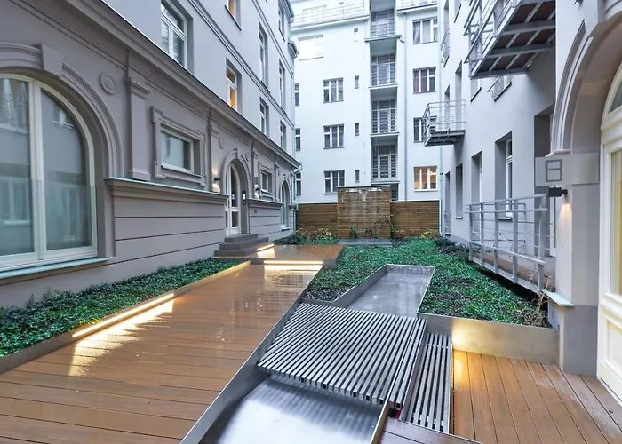 Modern With Portable Ac And Cozy Terrace Apartmán