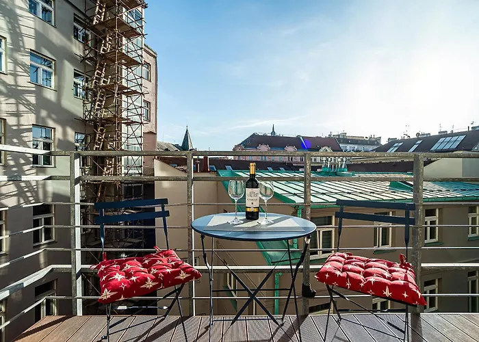 Modern With Portable Ac And Cozy Terrace Apartmán Praha