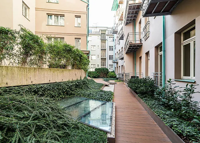 Modern With Portable Ac And Cozy Terrace * Praha