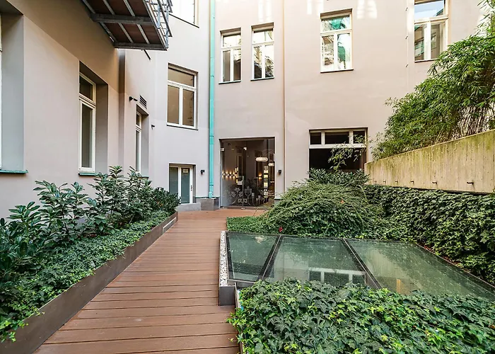Modern With Portable Ac And Cozy Terrace Apartmán